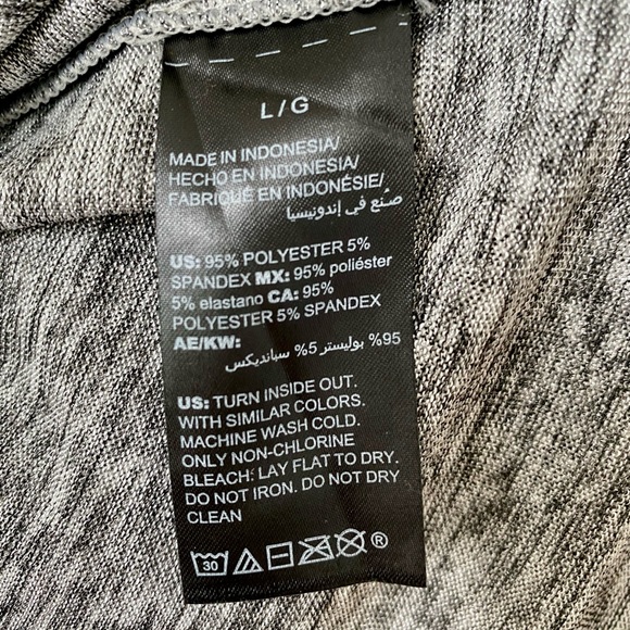 White House Black Market - Metallic-Print V-Neck Tee Size Large. - Picture 13 of 16